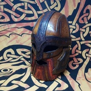 Выкройка кожаного шлема викинга с инструкцией по сборке.