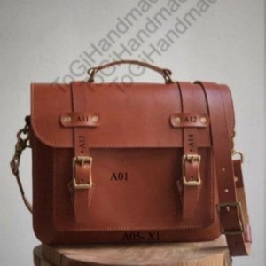 Схема для создания кожаного портфеля с ремнями для документов.