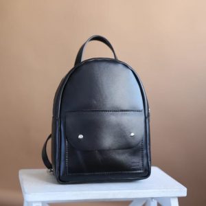 Выкройка небольшого кожаного женского рюкзака.