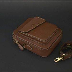 Выкройка мужской кожаной сумки для документов через плечо.