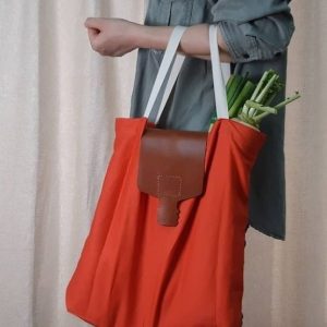 Выкройка складной тканевой сумки-шоппера с кожаной вставкой.