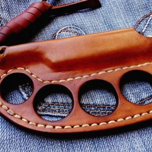 Выкройка кожаного кастета с прорезью для зажигалки.