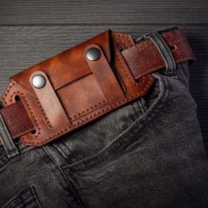 Выкройка кожаного кошелька на ремень для хранения купюр и монет.