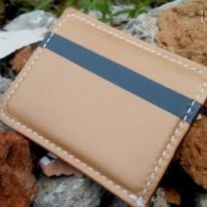 Выкройка для минималистичной кожаной визитницы.