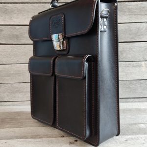 Выкройка кожаного мужского портфеля с двумя передними карманами на замке