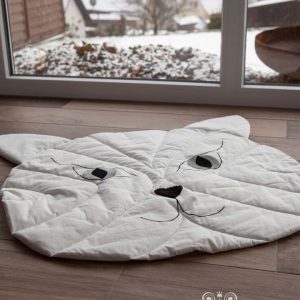 Выкройка для тканевого пледа в виде головы кошки.