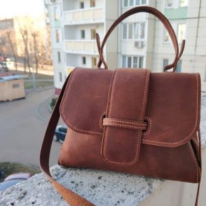 Выкройка для создания компактной кожаной сумки.