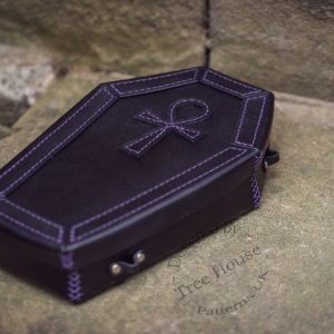 Выкройка кожаной коробки в форме гроба.