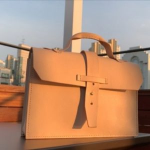 Выкройка классического кожаного портфеля для документов.