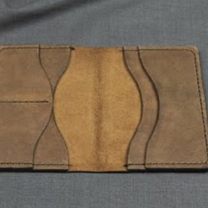 Выкройка обложки на паспорт с отделениями для купюр и карточек.