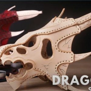 Выкройка маленького кожаного черепа головы дракона.