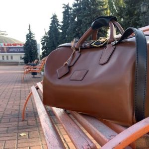 Выкройка большой кожаной дорожной или спортивной сумки.