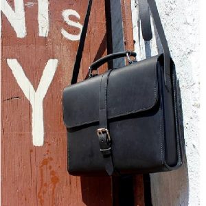 Выкройка компактного кожаного портфеля для документов формата А4.