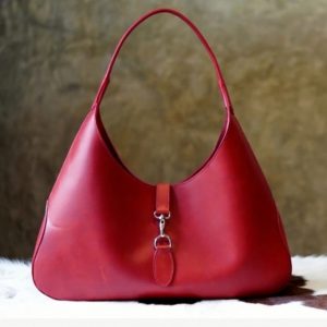 Выкройка женской кожаной сумки-хобо.