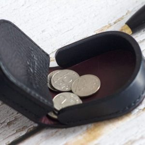 Выкройка кожаной монетницы в форме ракушки.