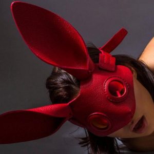 Выкройка кожаной маски для лица в форме зайца.