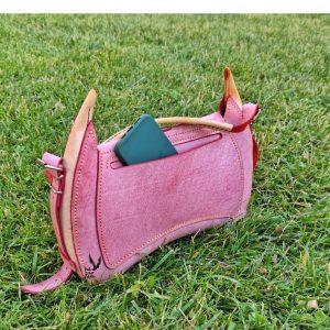 Выкройка для женской розовой сумочки.