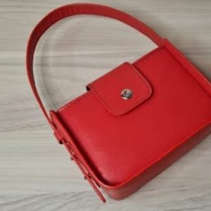 Выкройка маленькой кожаной сумочки.