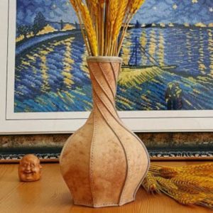 Выкройка кожаной вазы для интерьера с удлиненным дном.