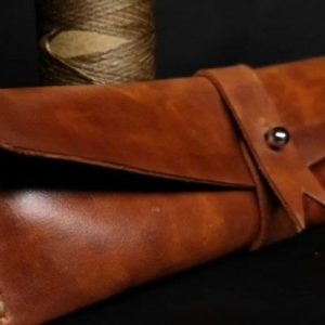 Выкройка компактного кожаного футляра для ручек.