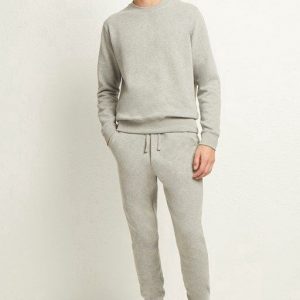 Выкройка мужской легкой толстовки без капюшона с указанием всех размеров.