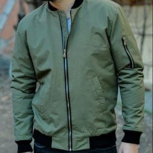 Выкройка мужского бомбера размером 44 на 60 в стиле милитари