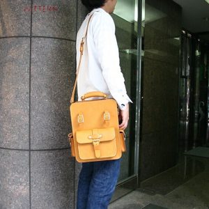 Выкройка большого кожаного мессенджера для работы.