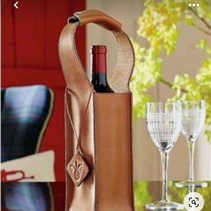 Выкройка кожаного чехла для бутылки вина с ручкой.