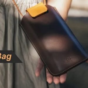 Выкройка минималистической сумки через плечо для смартфона.