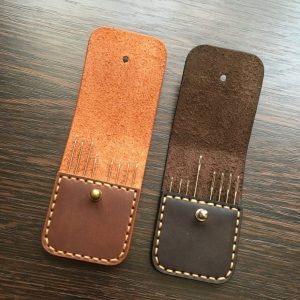 Выкройка кожаной подушечки для иголок или компактного футляра.