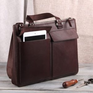 Выкройка кожаной сумки-почтальона для деловых людей.