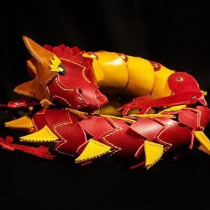 Выкройка для создания кожаной игрушки в форме китайского дракона.