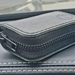 Выкройка кожаного чехла для автомобильных ключей с застежкой.