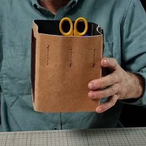 Выкройка для компактного органайзера з шкіри для інструментів.