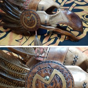 Выкройка кожаного черепа орла в стиле индийских тотемов.