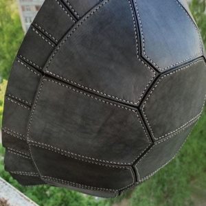 Выкройка кожаного рюкзака в форме черепахи.