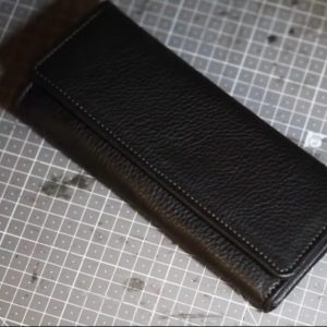 Выкройка крупного кожаного удлинения на пуговице.