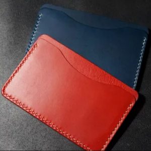 Выкройка для минималистичной визитницы из тонкой кожи.