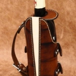 Выкройка кожаного футляра для бутылки вина.