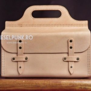 Выкройка кожаной сумки для хранения инструментов с несколькими карманами.