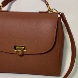 Выкройка женской кожаной сумки через плечо.