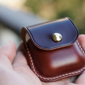 Выкройка кожаного чехла для наушников Apple AirPods.