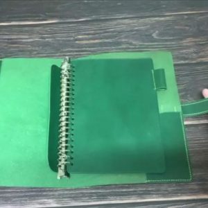 Выкройка кожаного органайзера для ежедневника с карманами и петлями.