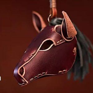 Выкройка для кожаного брелока в форме головы лошади.