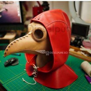 Выкройка кожаной накидки в средневековом стиле Доктор Худ.