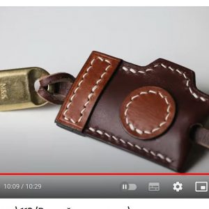 Выкройка кожаного брелока в виде фотоаппарата.