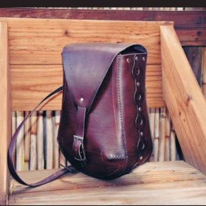 Выкройка кожаной сумки для различных мелочей.