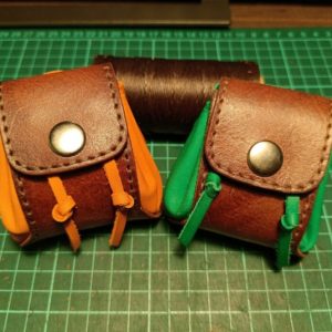 Выкройка кожаного футляра для наушников с кнопкой.