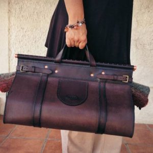 Выкройка для большой кожаной сумки на выходные.