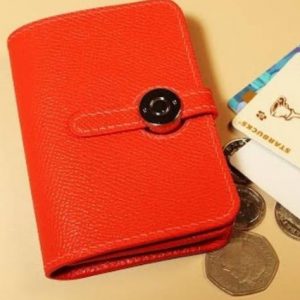 Выкройка кожаной визитницы на пуговице с клапаном.